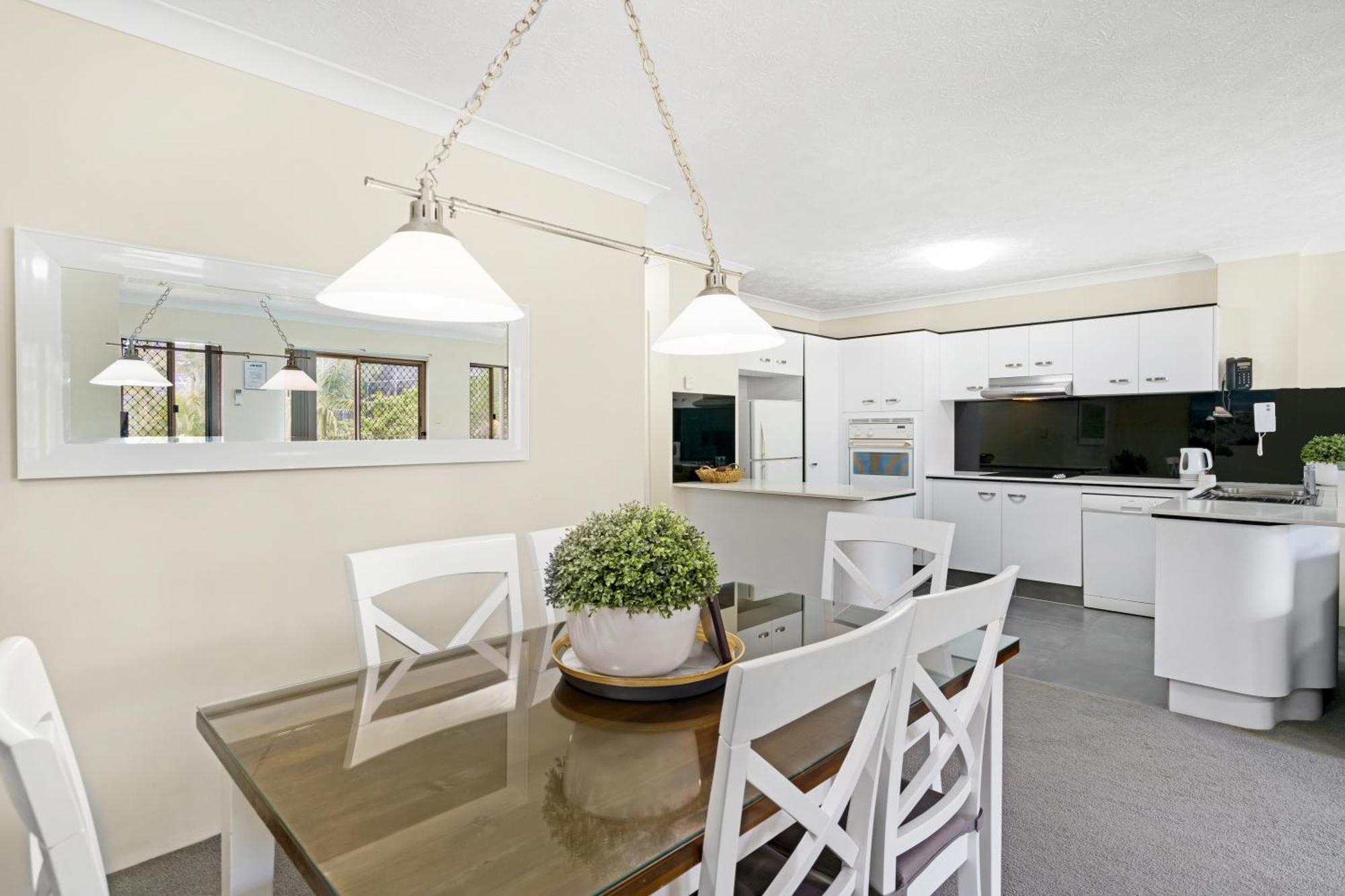 Oceanside Cove Aparthotel Gold Coast